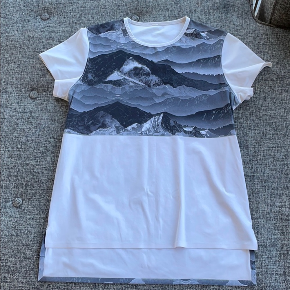 Lululemon T-shirt made of athletic material